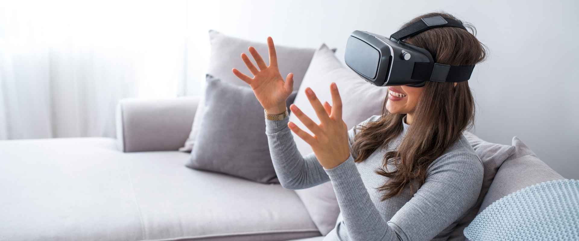The Effects of Augmented and Virtual Reality on Consumers